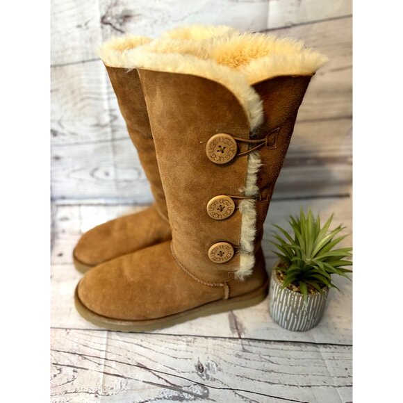 UGG Bailey Button Triplet Chestnut Suede Tall Boots Size US 8 Women’s - Picture 1 of 12